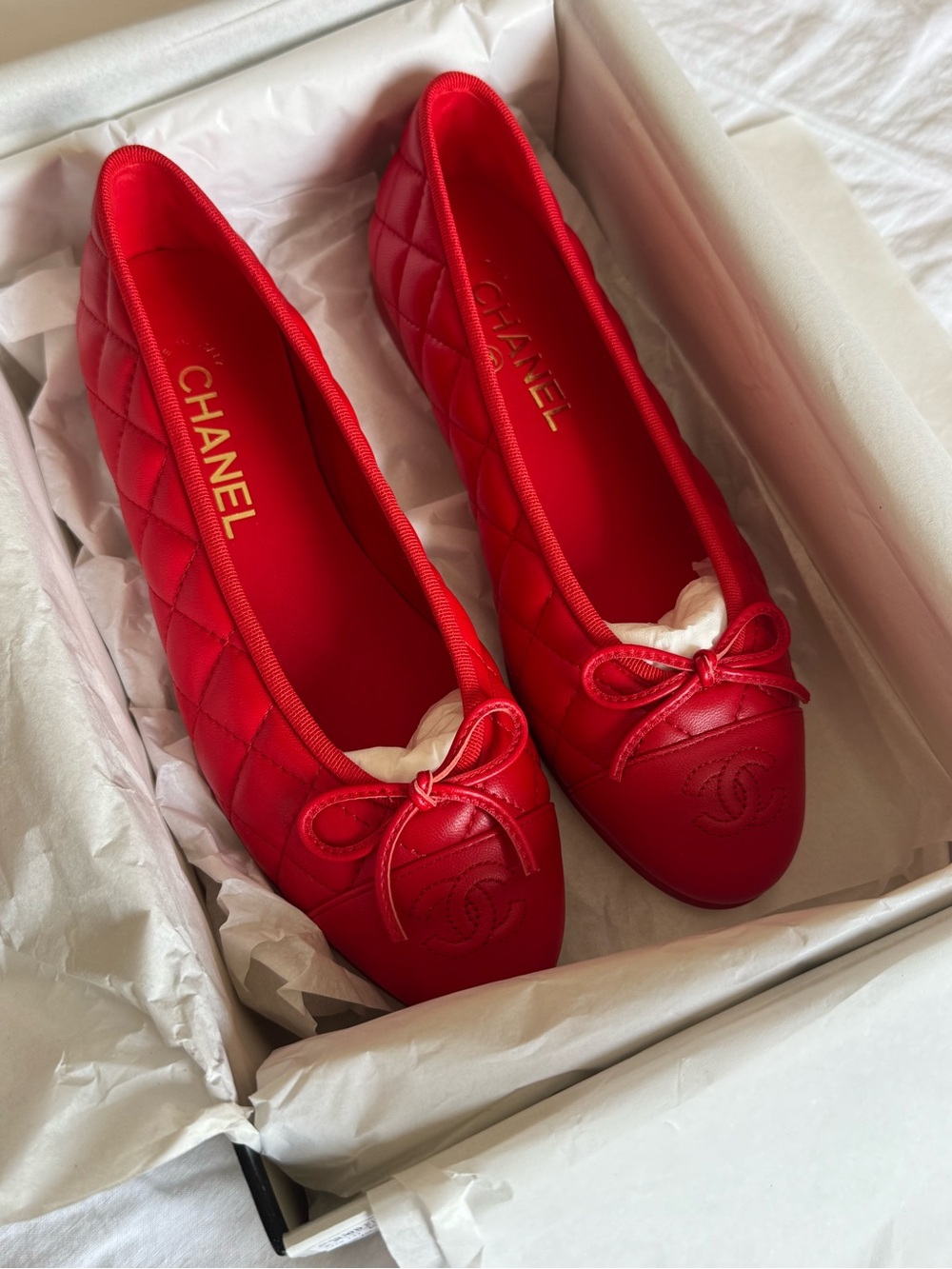2026 Chanel Red Quilted Ballet Flats - Picture 4 of 4